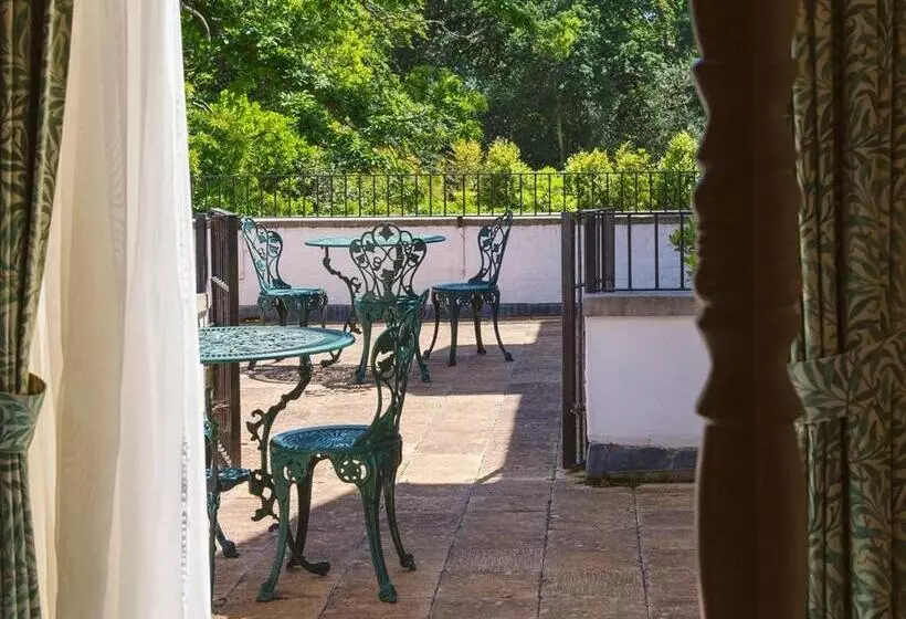 Отель Moorhill House Bed & Breakfast