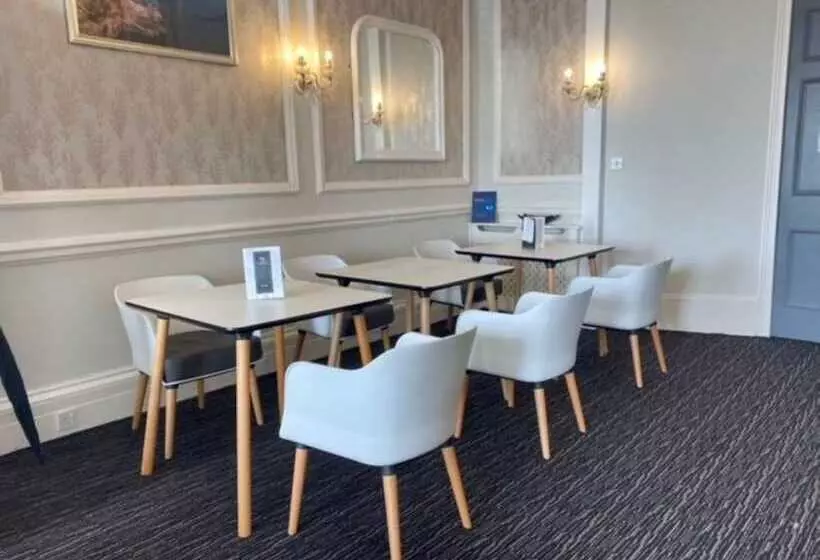 ホテル The Osborne