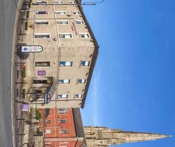 בית מלון כפרי The Imperial Crown