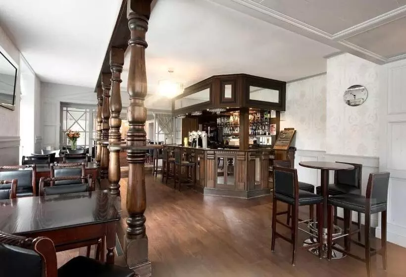 בית מלון כפרי The Imperial Crown