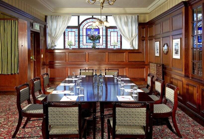 هتل The Imperial Crown