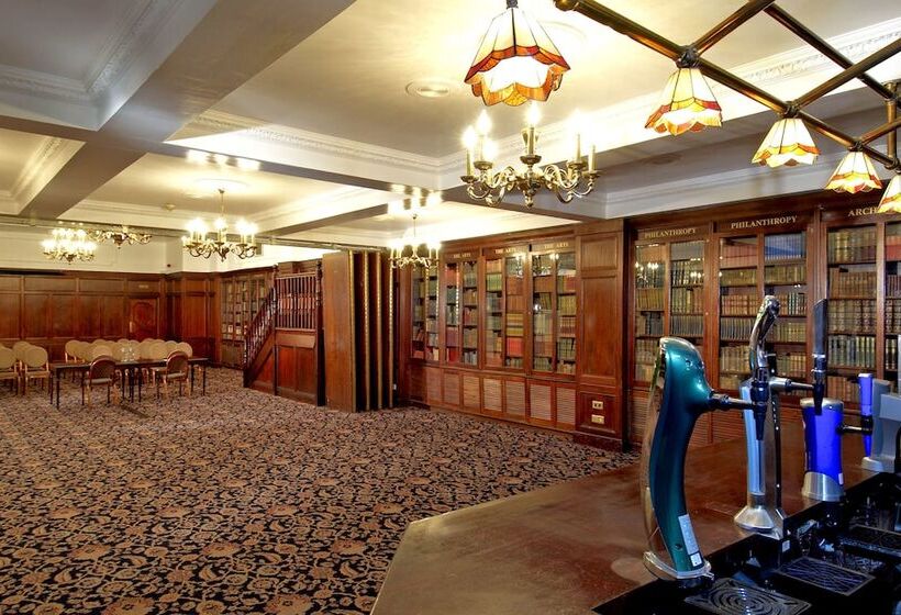 هتل The Imperial Crown