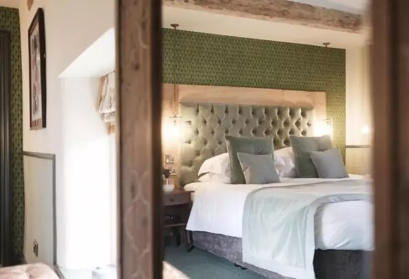 Отель The Methuen Arms