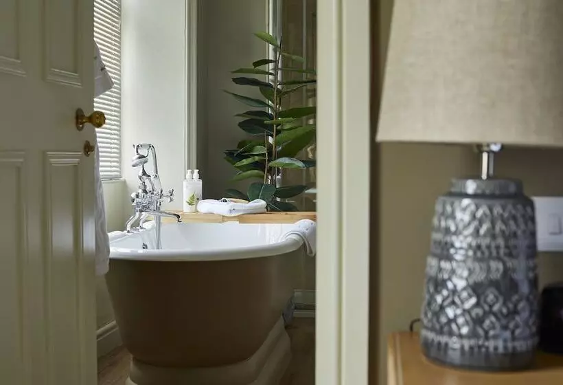 Отель The Methuen Arms