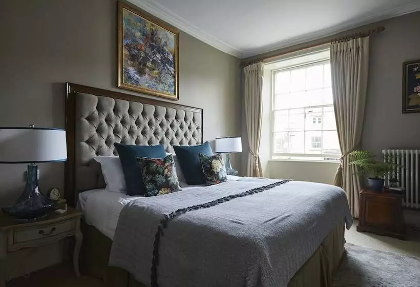 Отель The Methuen Arms