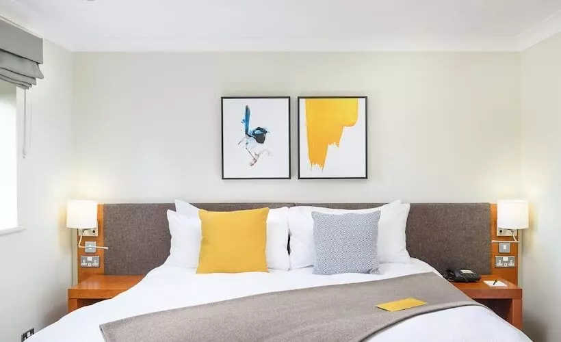 בית מלון כפרי Voco Oxford Thames, An Ihg