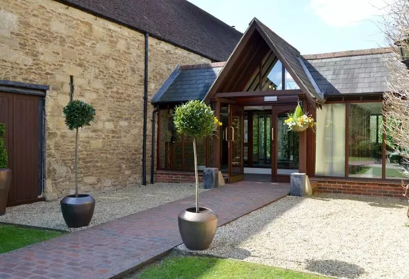 בית מלון כפרי Voco Oxford Thames, An Ihg