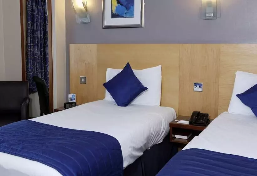 בית מלון כפרי Best Western Gatwick Skylane