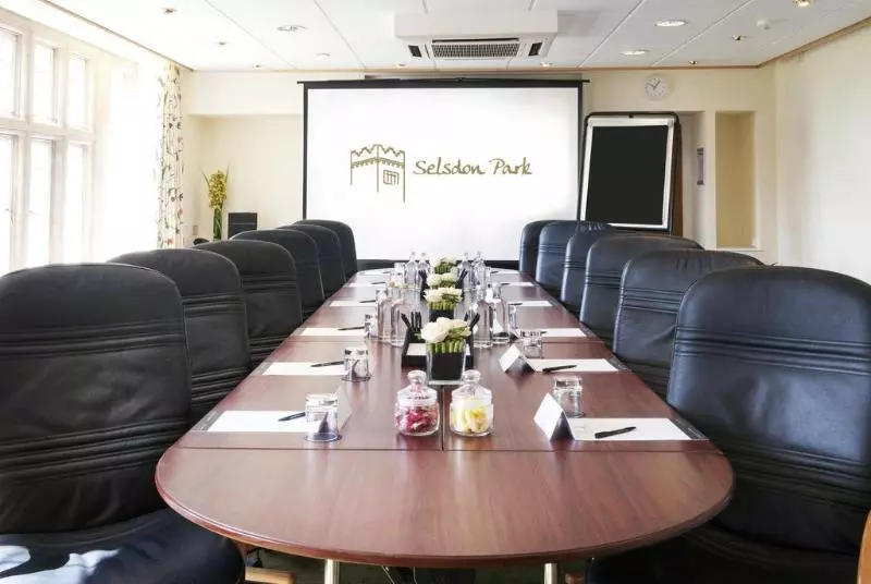 호텔 Birch Selsdon