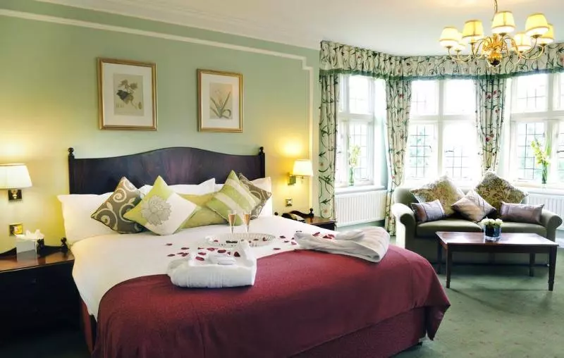 호텔 Birch Selsdon