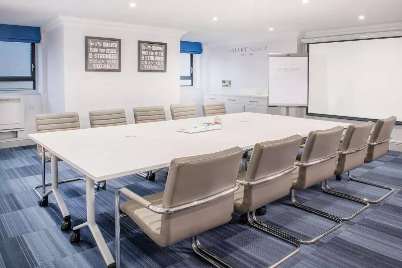 호텔 Birch Selsdon