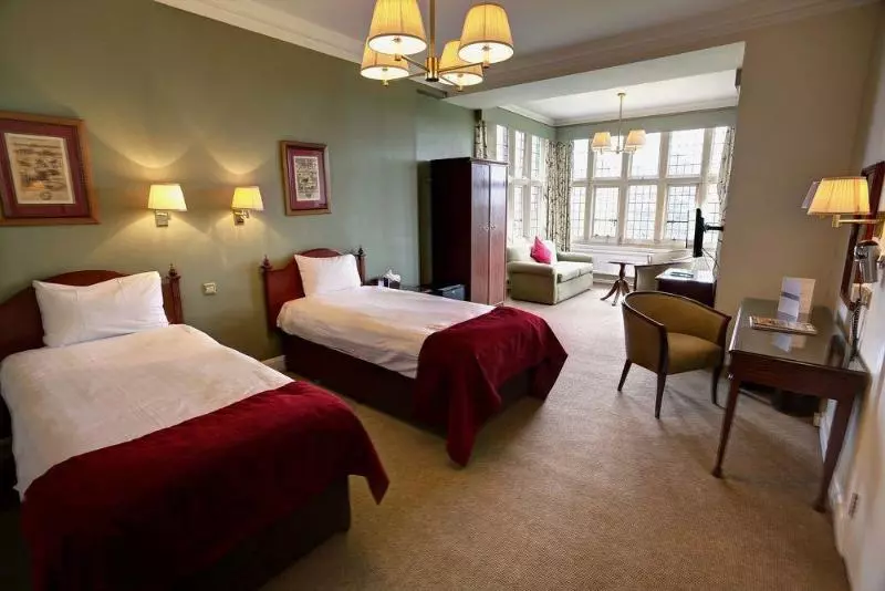 호텔 Birch Selsdon