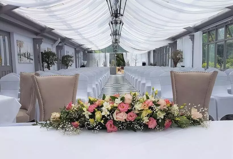 Stanhill Court Hotel, A Member Of Radisson Individuals