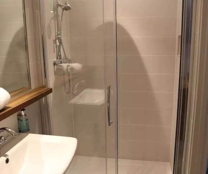 Stanhill Court Hotel, A Member Of Radisson Individuals