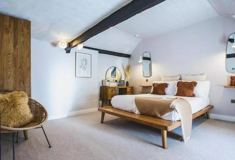 Отель The Wild Hare