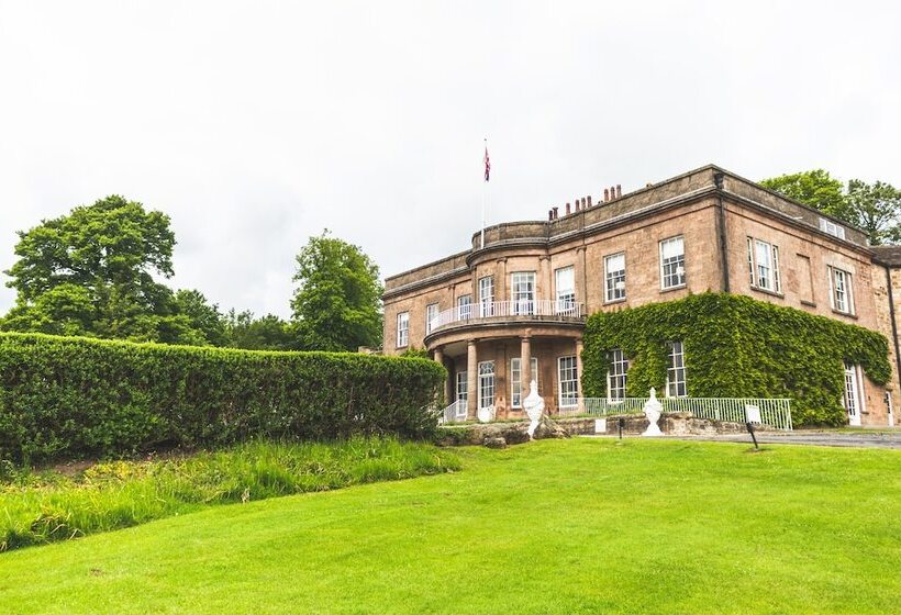 Wood Hall Hotel & Spa