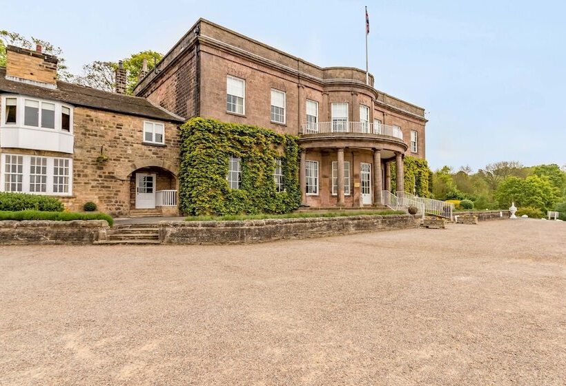 Wood Hall Hotel & Spa