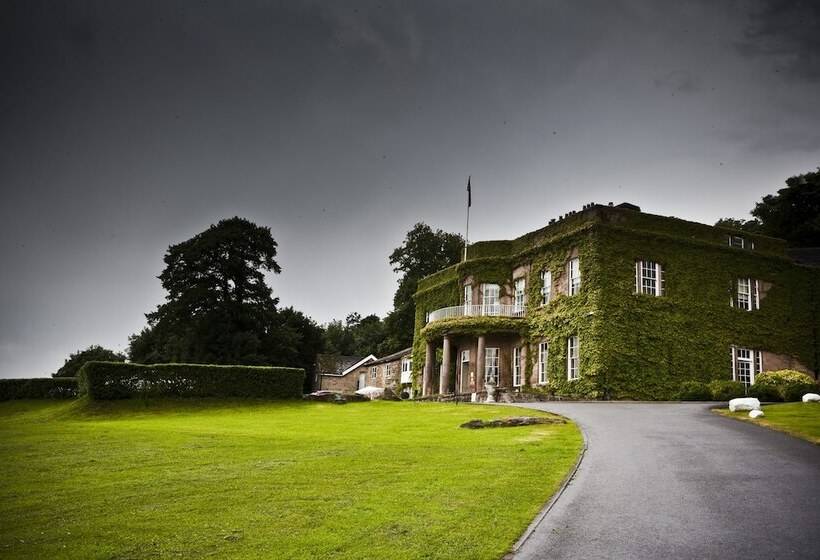 Wood Hall Hotel & Spa