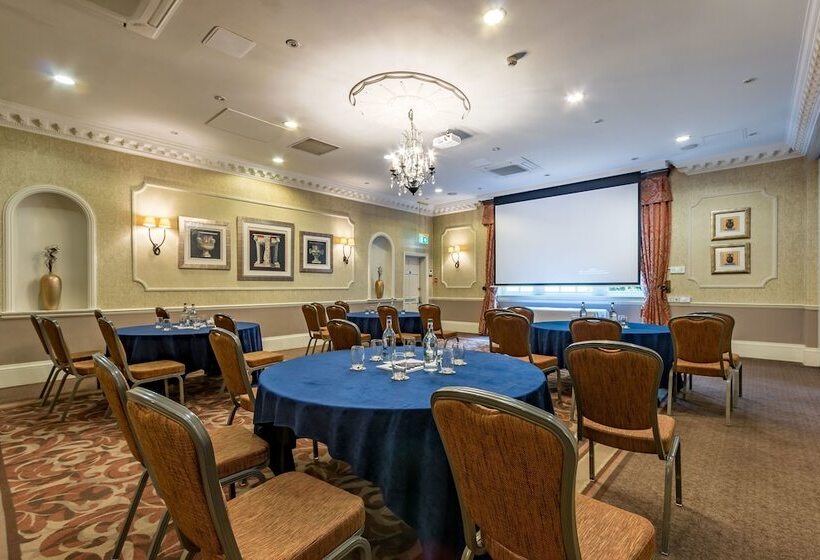 Wood Hall Hotel & Spa