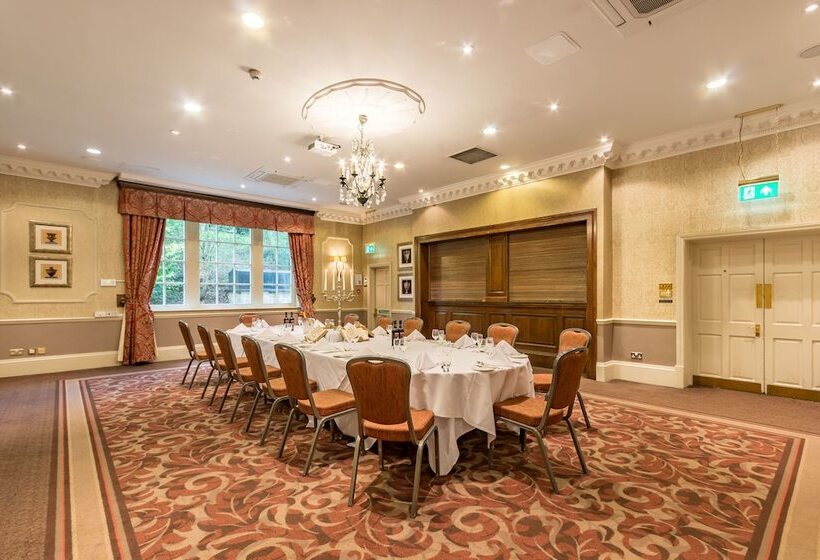 Wood Hall Hotel & Spa