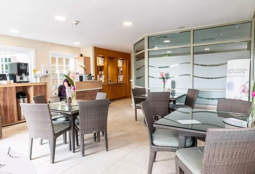 Wood Hall Hotel & Spa