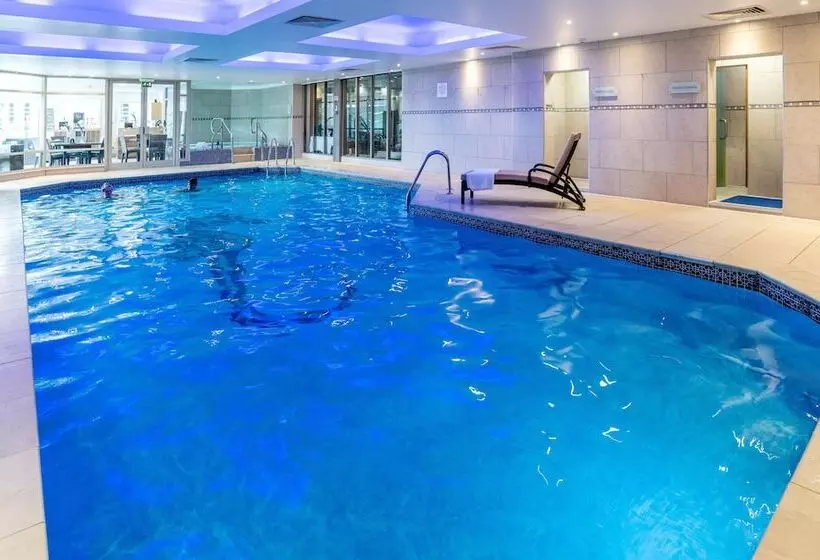 Wood Hall Hotel & Spa