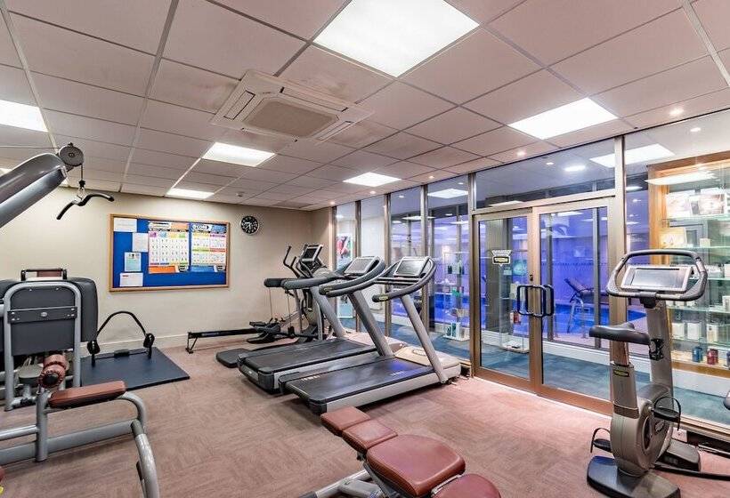 Wood Hall Hotel & Spa