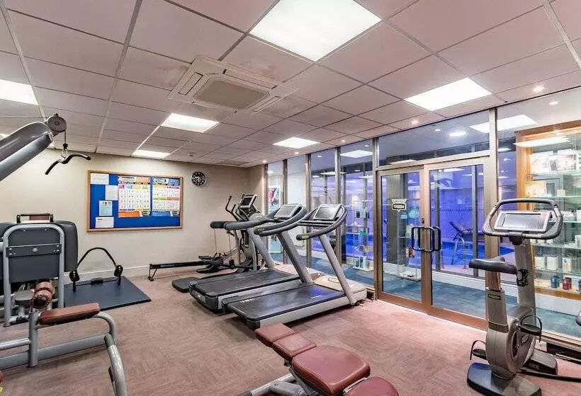 Wood Hall Hotel & Spa