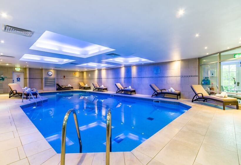 Wood Hall Hotel & Spa