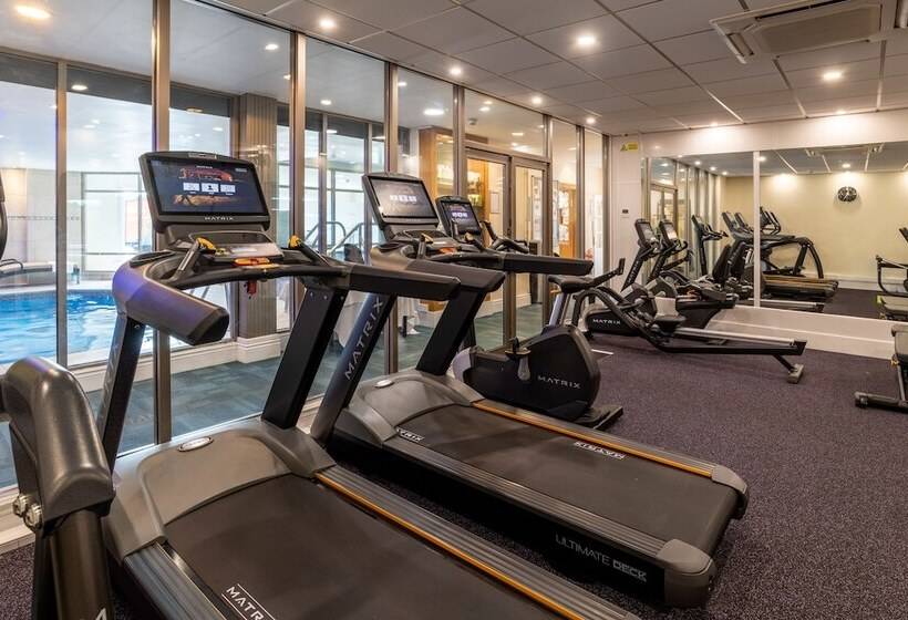 Wood Hall Hotel & Spa