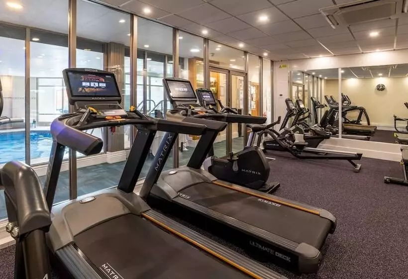 Wood Hall Hotel & Spa