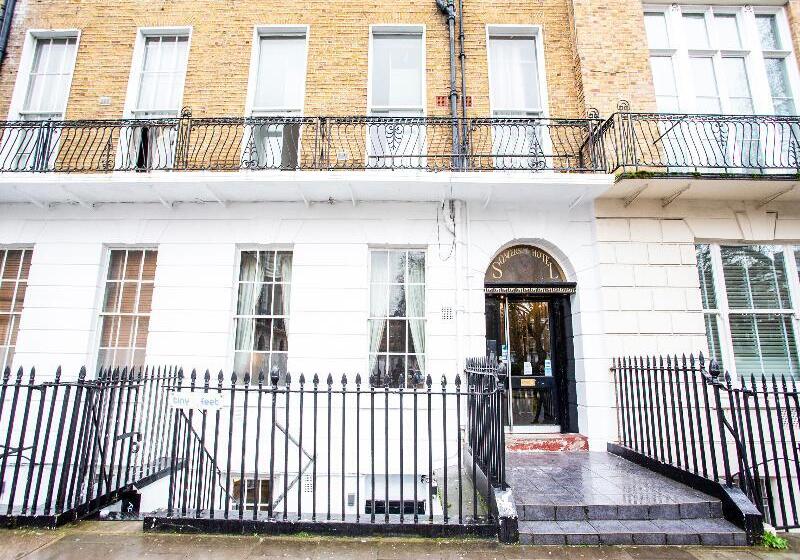 OYO Somerset Hotel Baker Street London