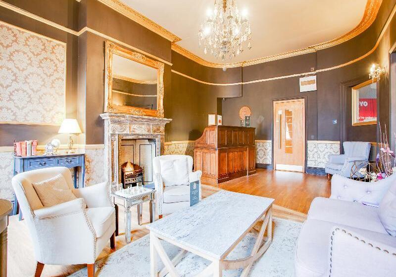 OYO Somerset Hotel Baker Street London