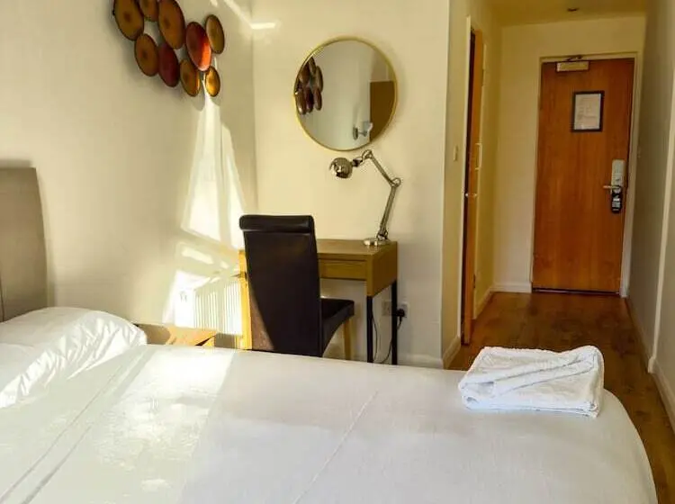 Somerset Hotel Baker Street London