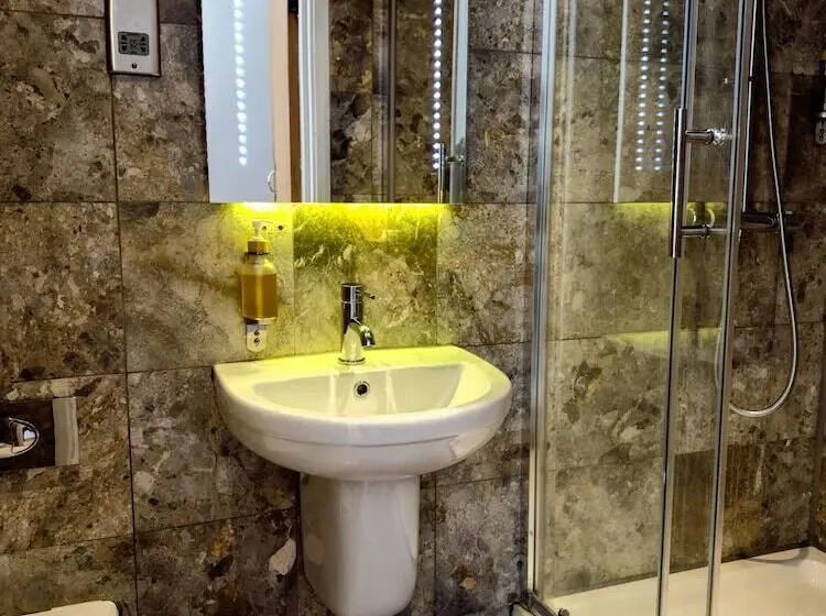 Somerset Hotel Baker Street London