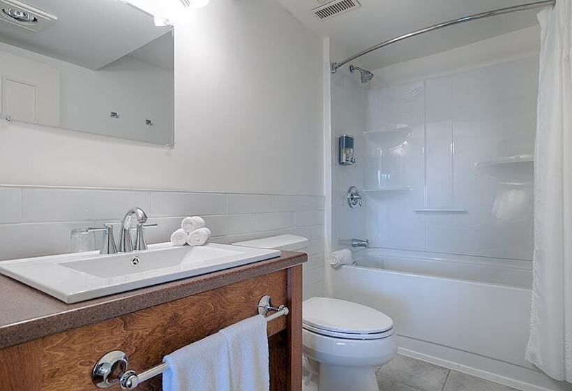 Отель Auberge Handfield Et Spa