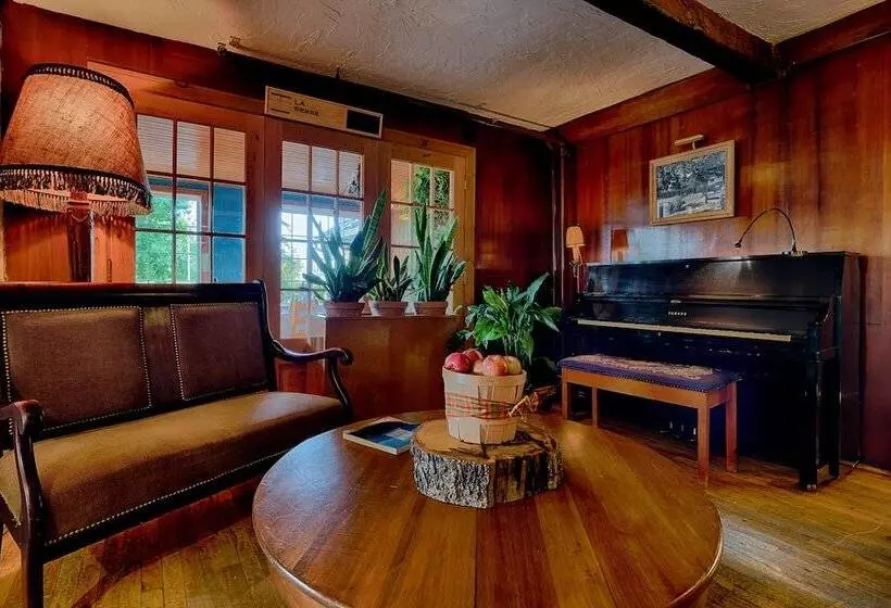 호텔 Auberge Handfield Et Spa