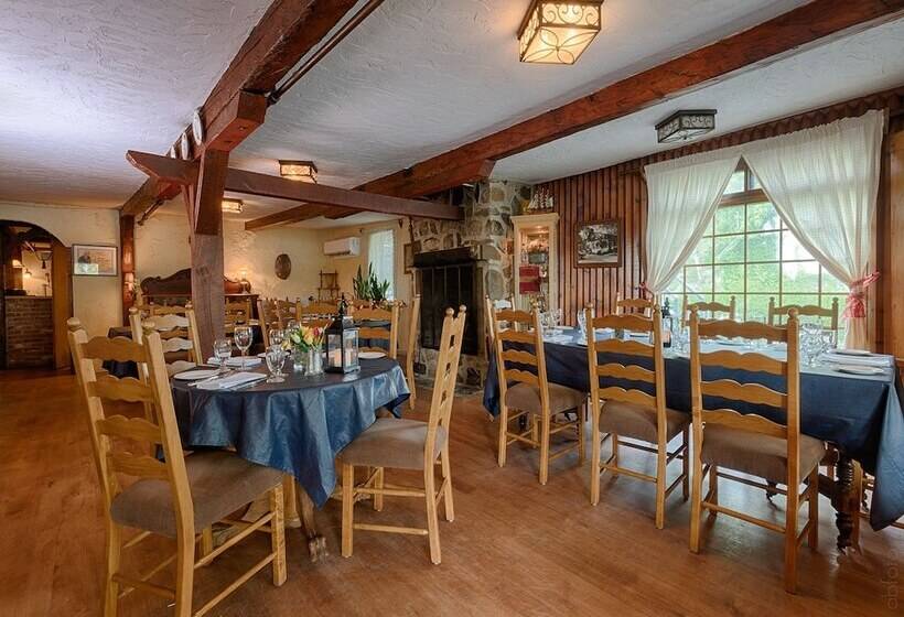 Отель Auberge Handfield Et Spa