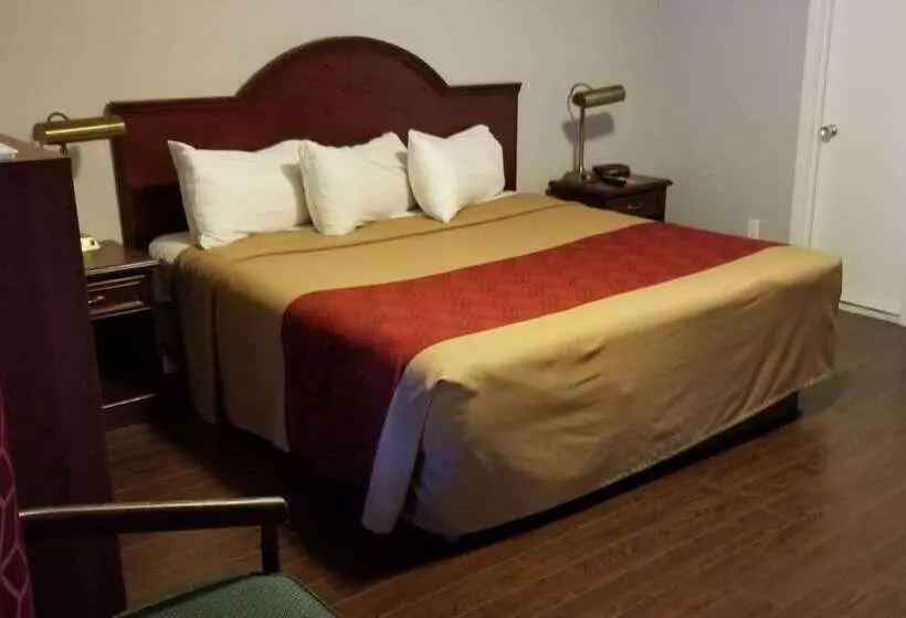 Отель Baymont By Wyndham Montreal Airport