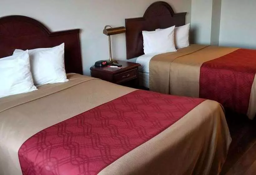 Отель Baymont By Wyndham Montreal Airport