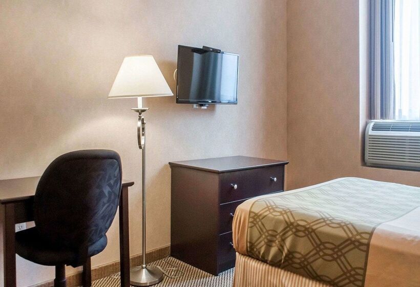 בית מלון כפרי Woodstock Inn And Suites