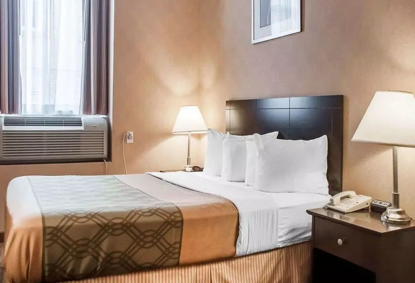 호텔 Woodstock Inn And Suites