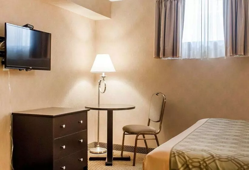 호텔 Woodstock Inn And Suites