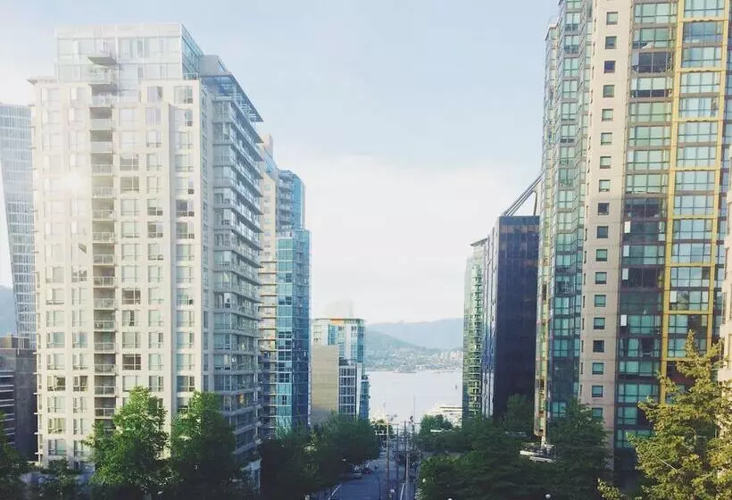 Отель Greenbrier