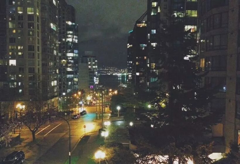 Отель Greenbrier