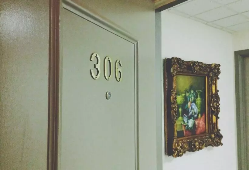 Отель Greenbrier