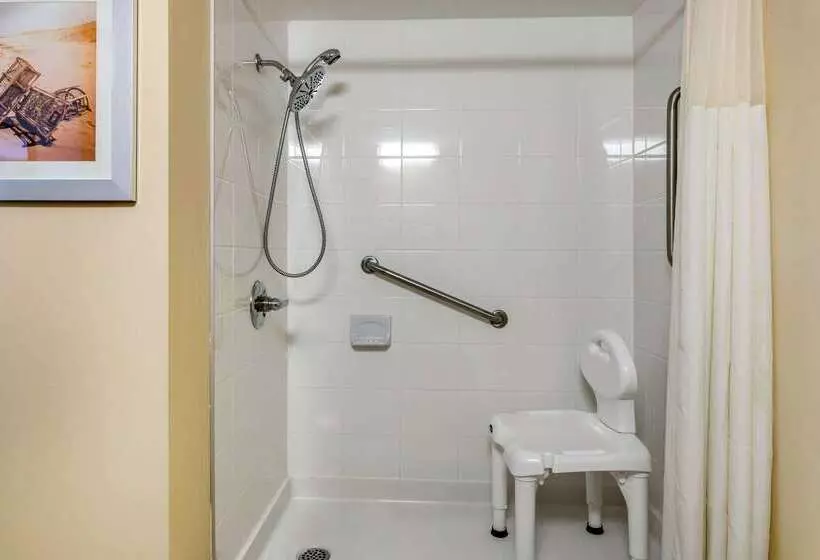 호텔 Quality Inn & Suites