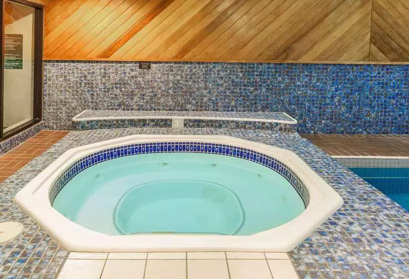 ホテル Super 8 By Wyndham Campbellton Nb