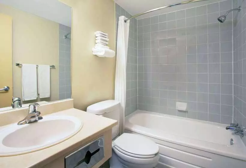 ホテル Super 8 By Wyndham Campbellton Nb