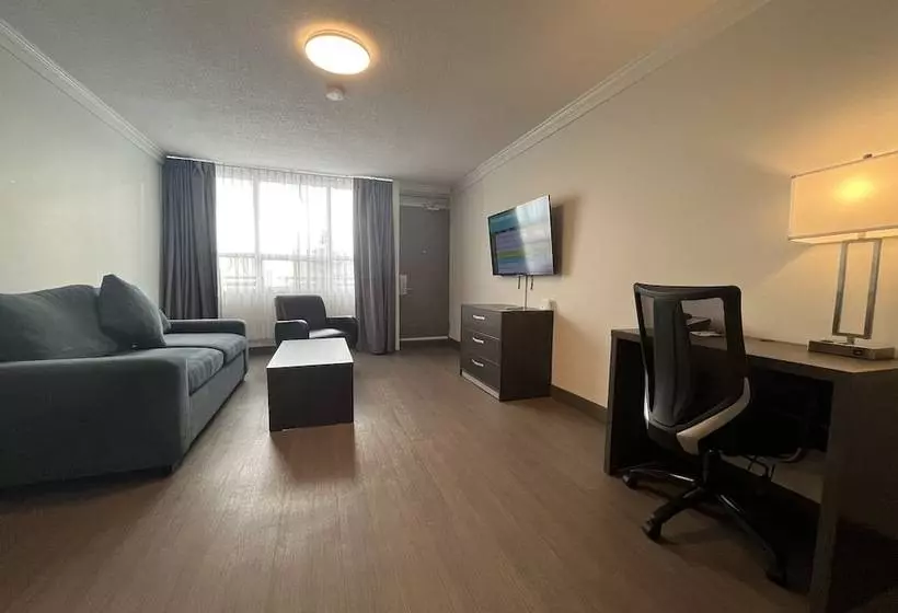 בית מלון כפרי Super 8 By Wyndham Macleod Trail Calgary